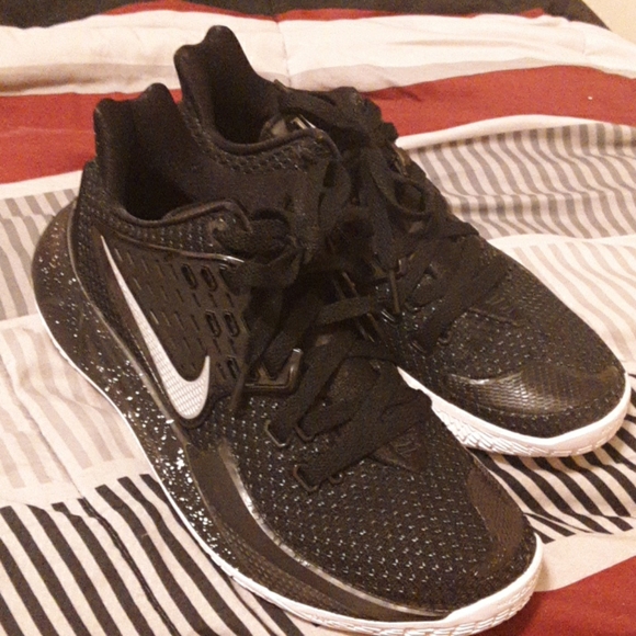 Kyrie Irving shoes